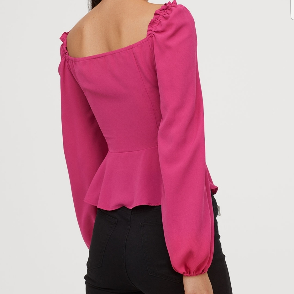 NWT Ruffled Blouse with Balloon Sleeve Mini-Peplum - Picture 3 of 6